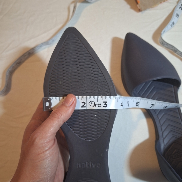 Native navy blue "Audrey" Pointed EVA waterproof Flats - women's size 7 - Picture 4 of 4